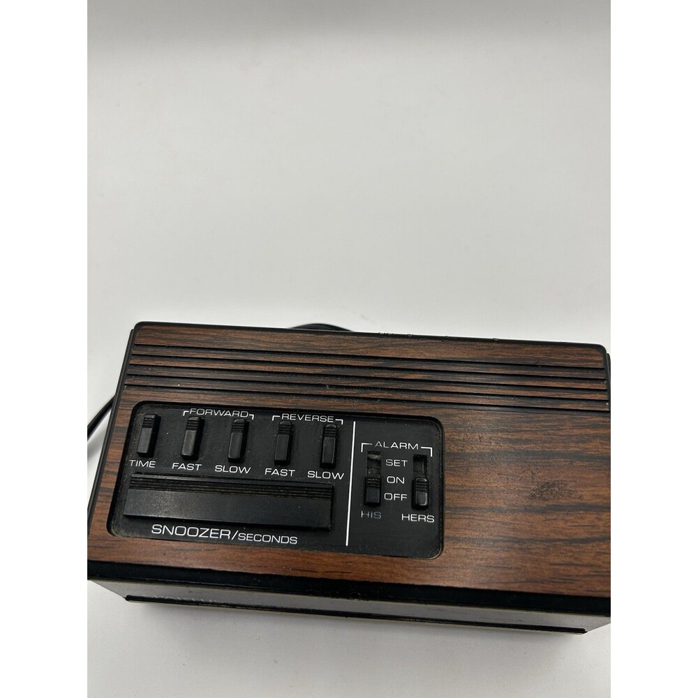 Vintage SPARTUS Woodgrain His & Hers Red Dual Digital Alarm Clock Retro 1148 - Picture 3 of 6